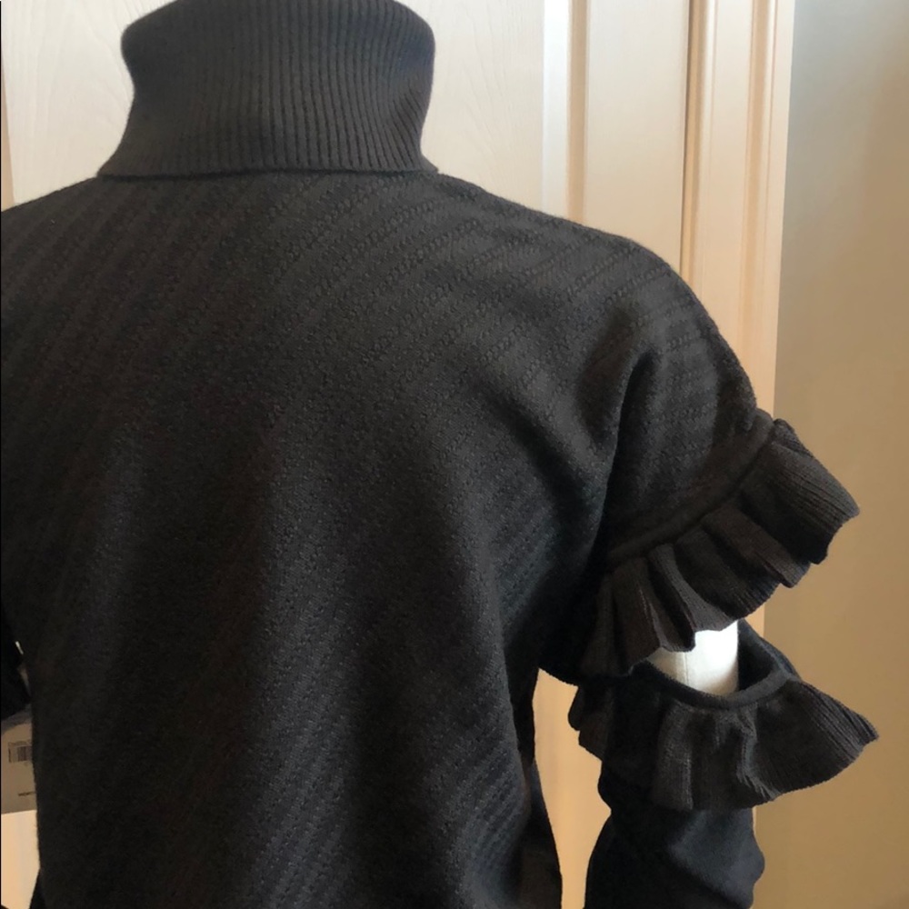 Sweater - Picture 4 of 5